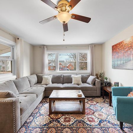 Charming Dt 3-Bed Bungalow With Fenced-In Yard ローリー エクステリア 写真