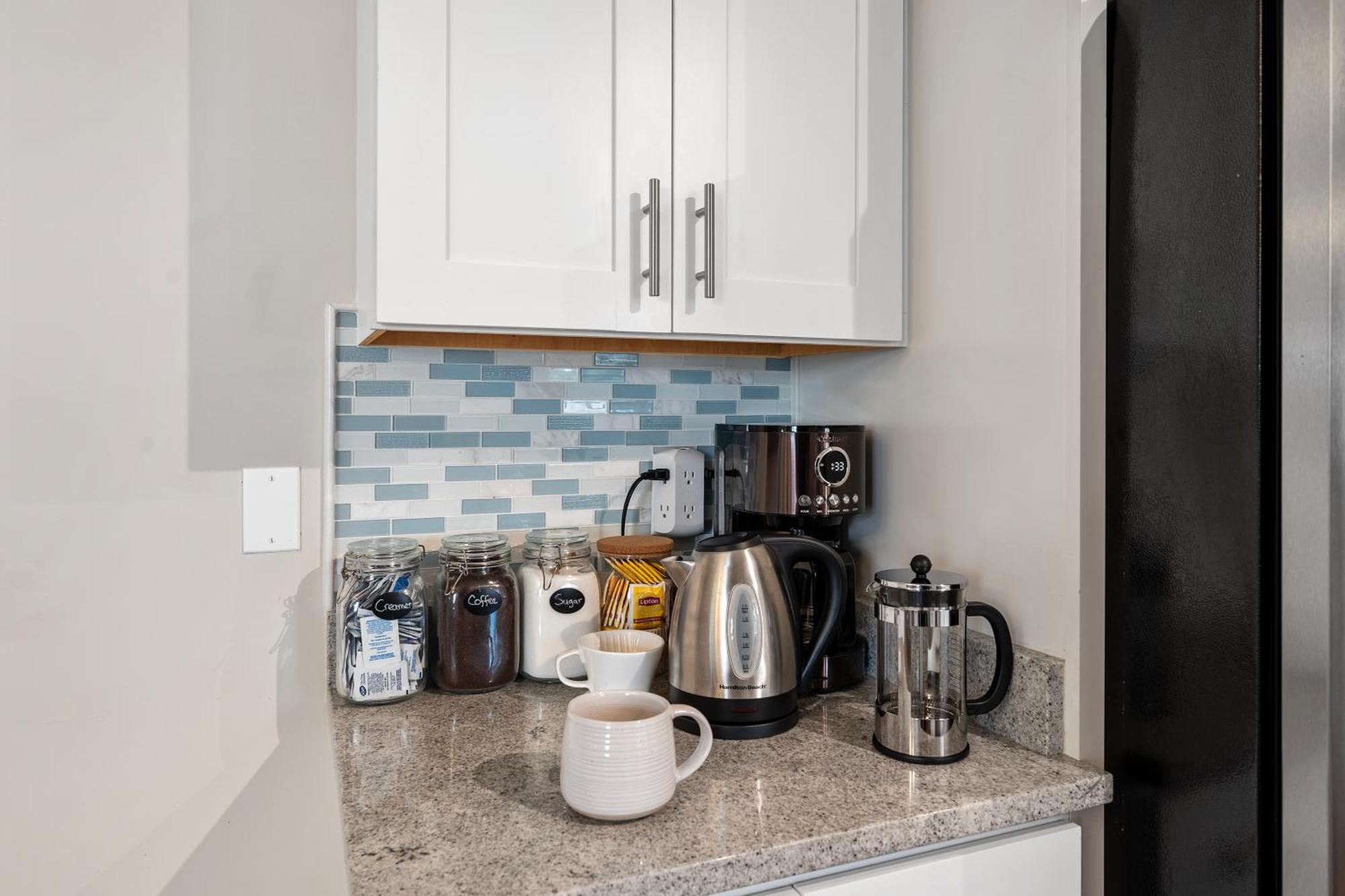 Charming Dt 3-Bed Bungalow With Fenced-In Yard ローリー エクステリア 写真