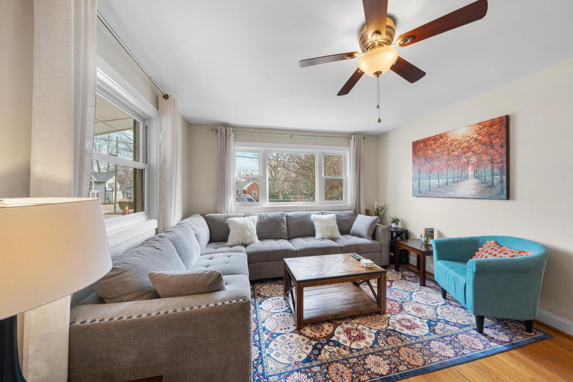 Charming Dt 3-Bed Bungalow With Fenced-In Yard ローリー エクステリア 写真