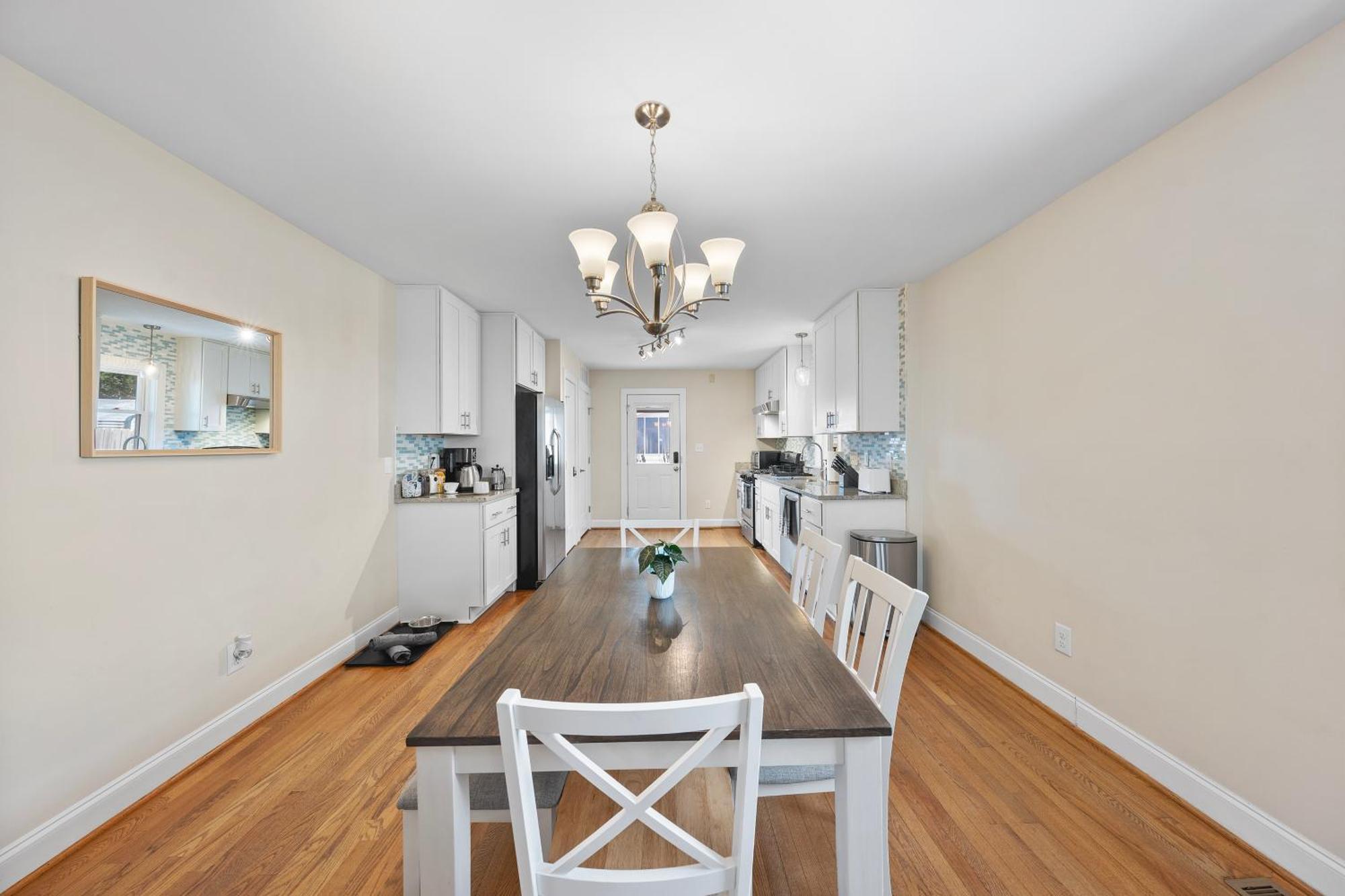 Charming Dt 3-Bed Bungalow With Fenced-In Yard ローリー エクステリア 写真