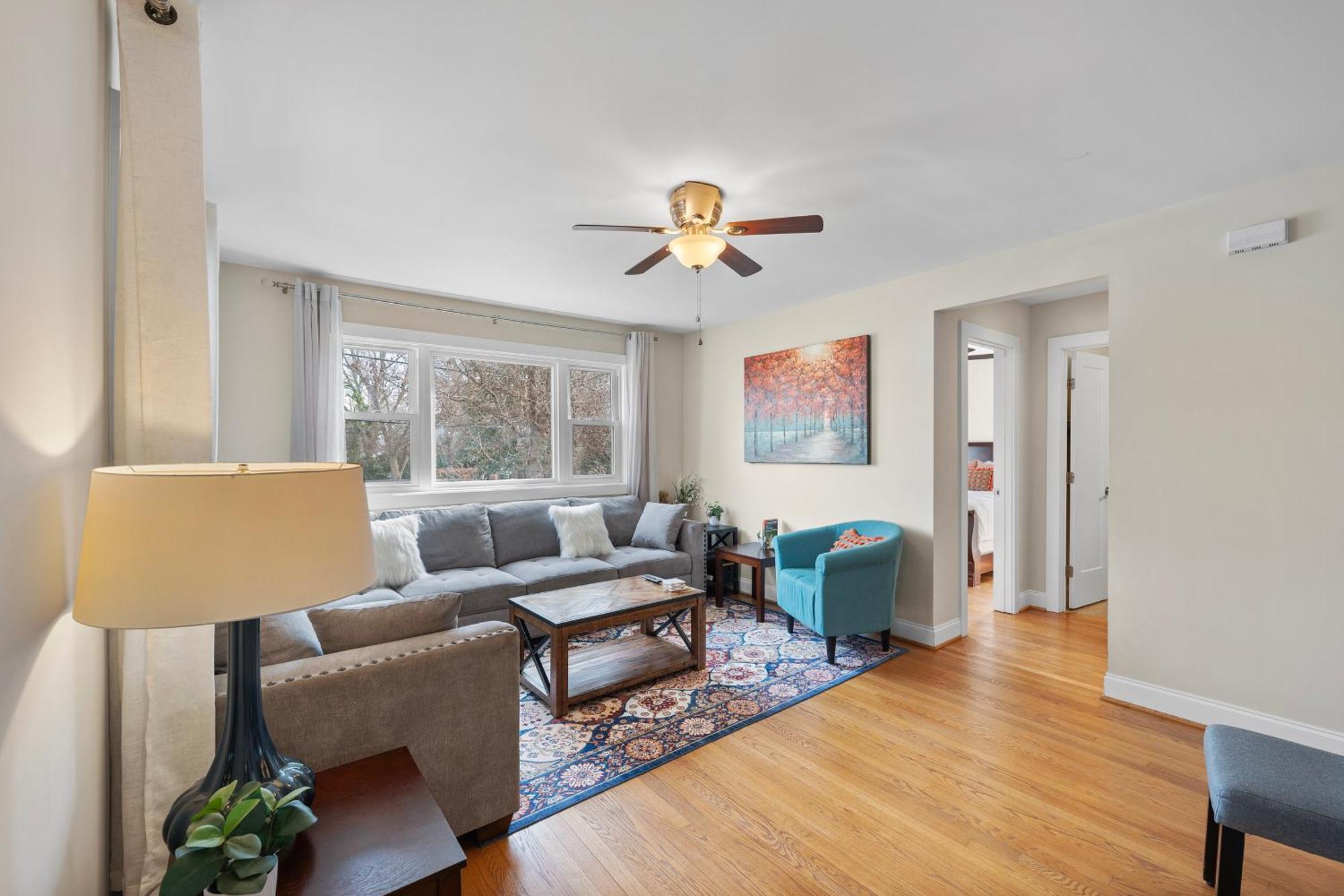 Charming Dt 3-Bed Bungalow With Fenced-In Yard ローリー エクステリア 写真