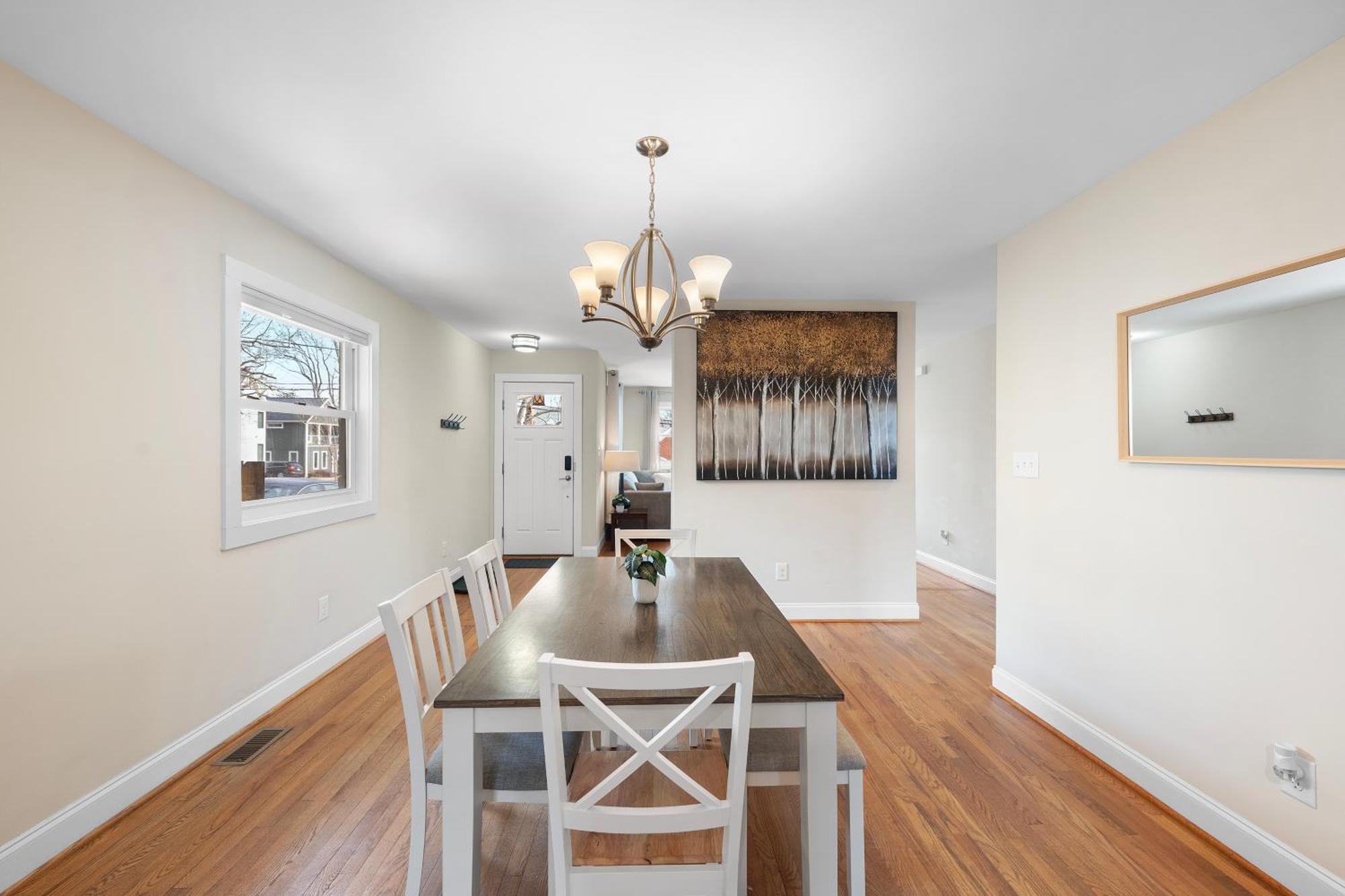 Charming Dt 3-Bed Bungalow With Fenced-In Yard ローリー エクステリア 写真