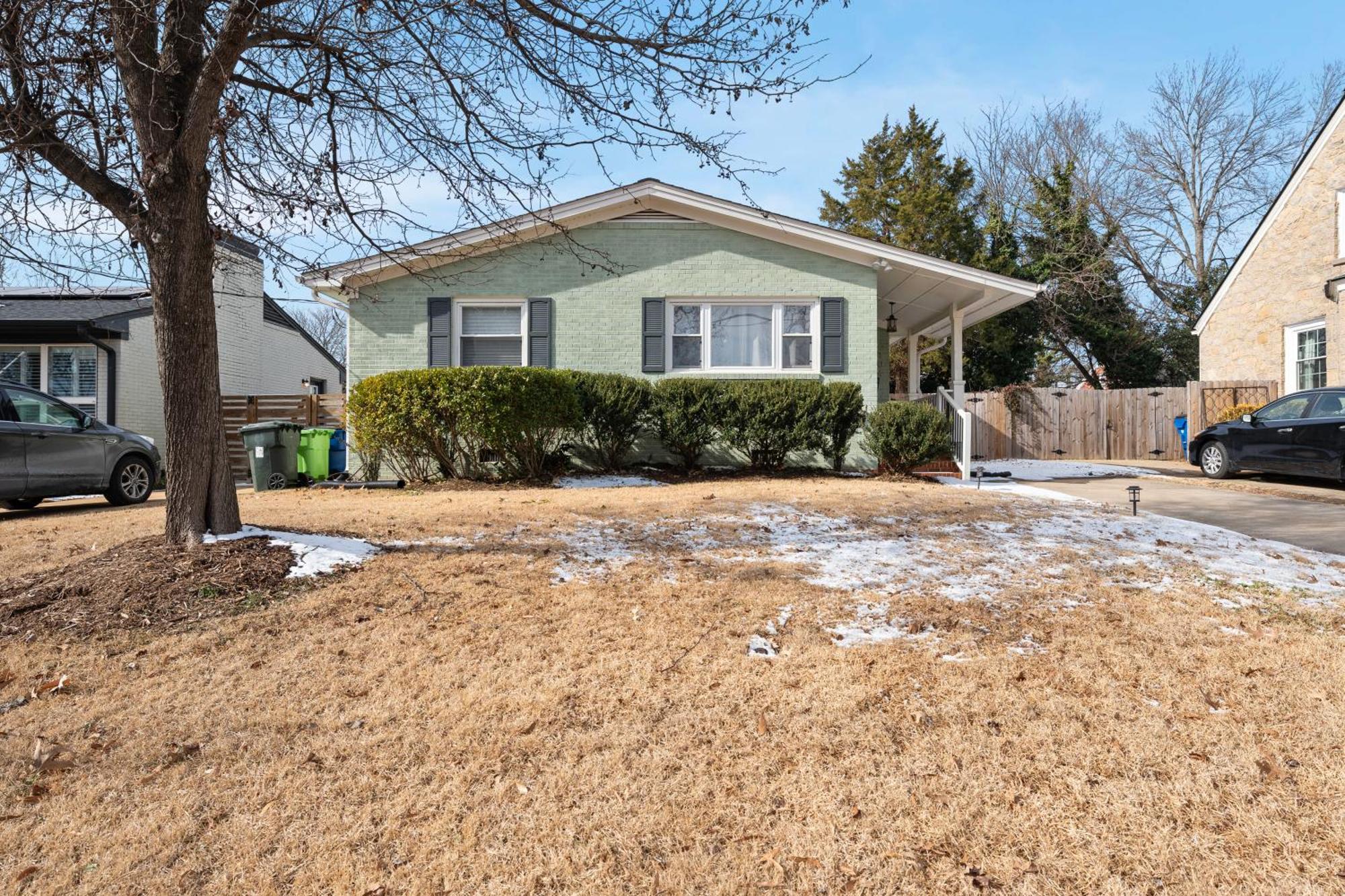 Charming Dt 3-Bed Bungalow With Fenced-In Yard ローリー エクステリア 写真