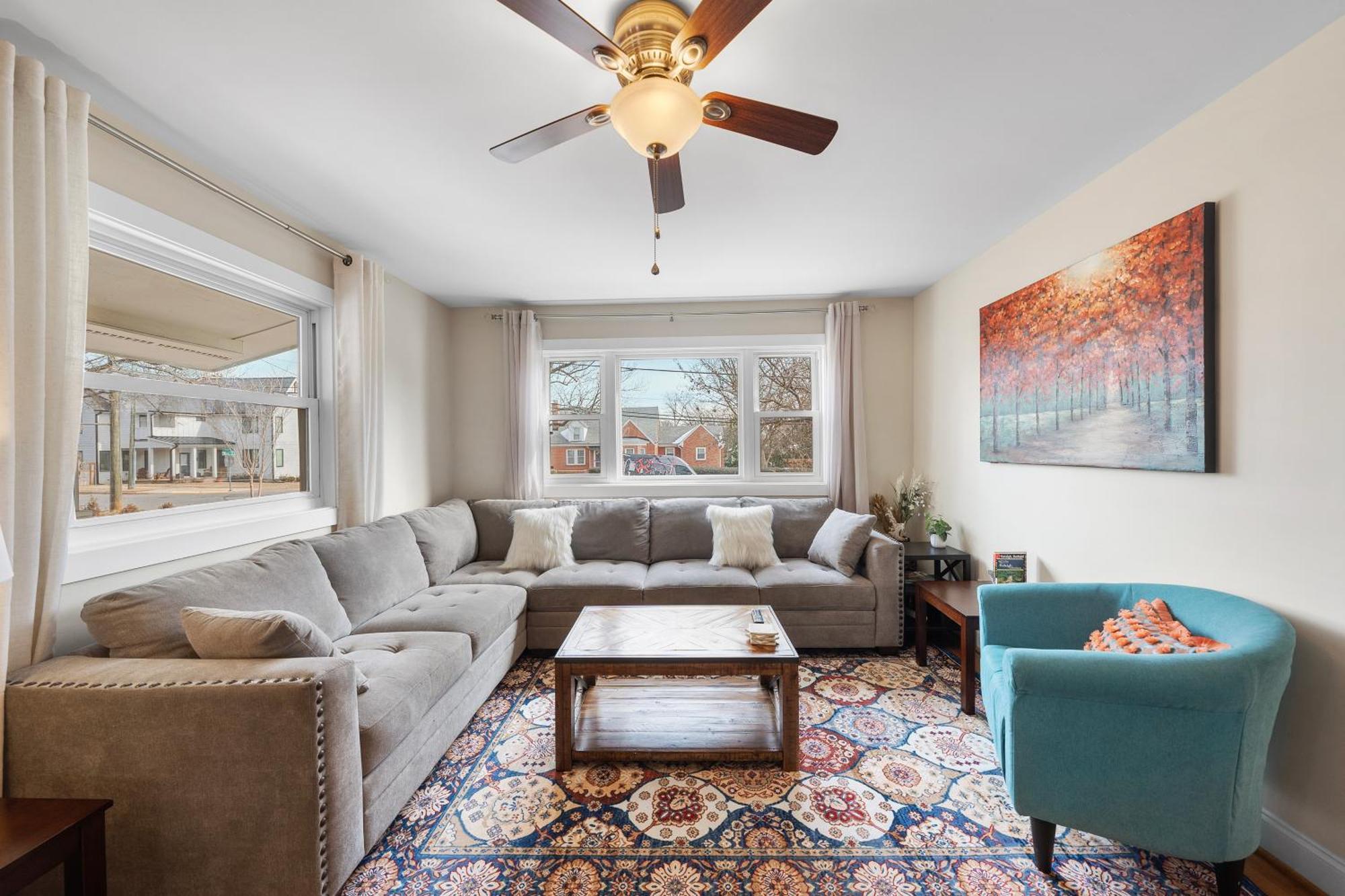 Charming Dt 3-Bed Bungalow With Fenced-In Yard ローリー エクステリア 写真